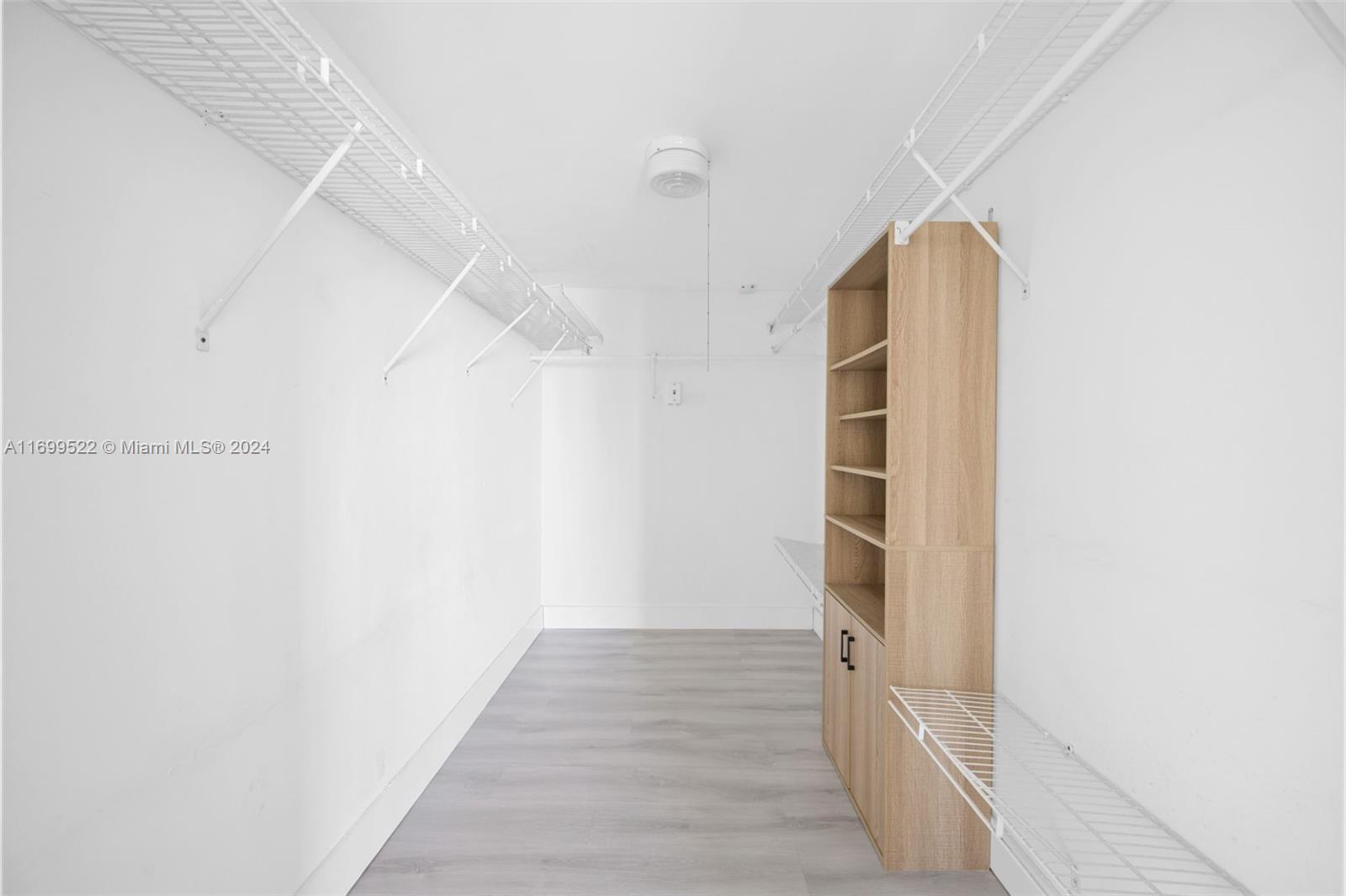 TURNBERRY TOWERS CONDO - Residential