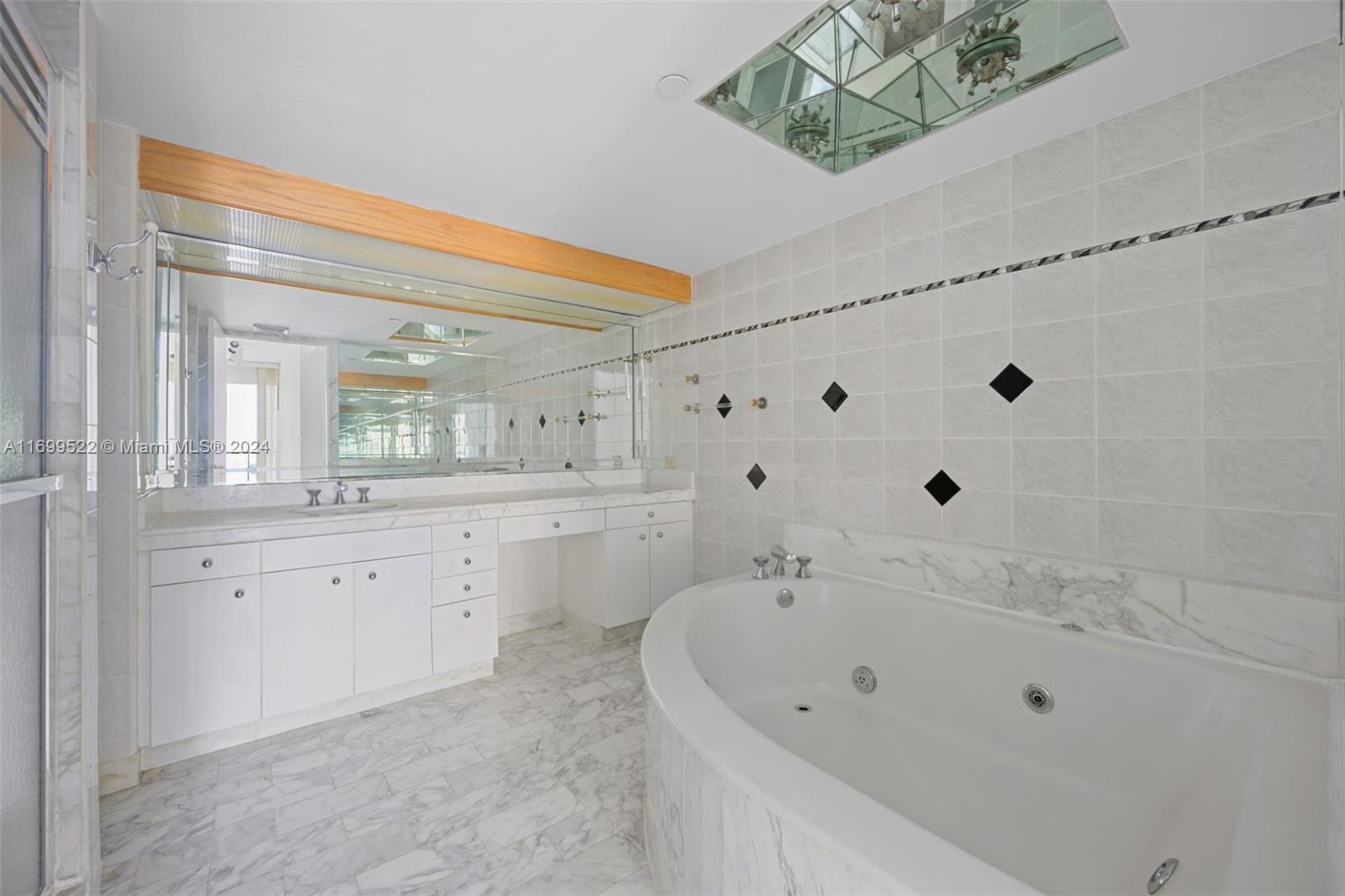 TURNBERRY TOWERS CONDO - Residential