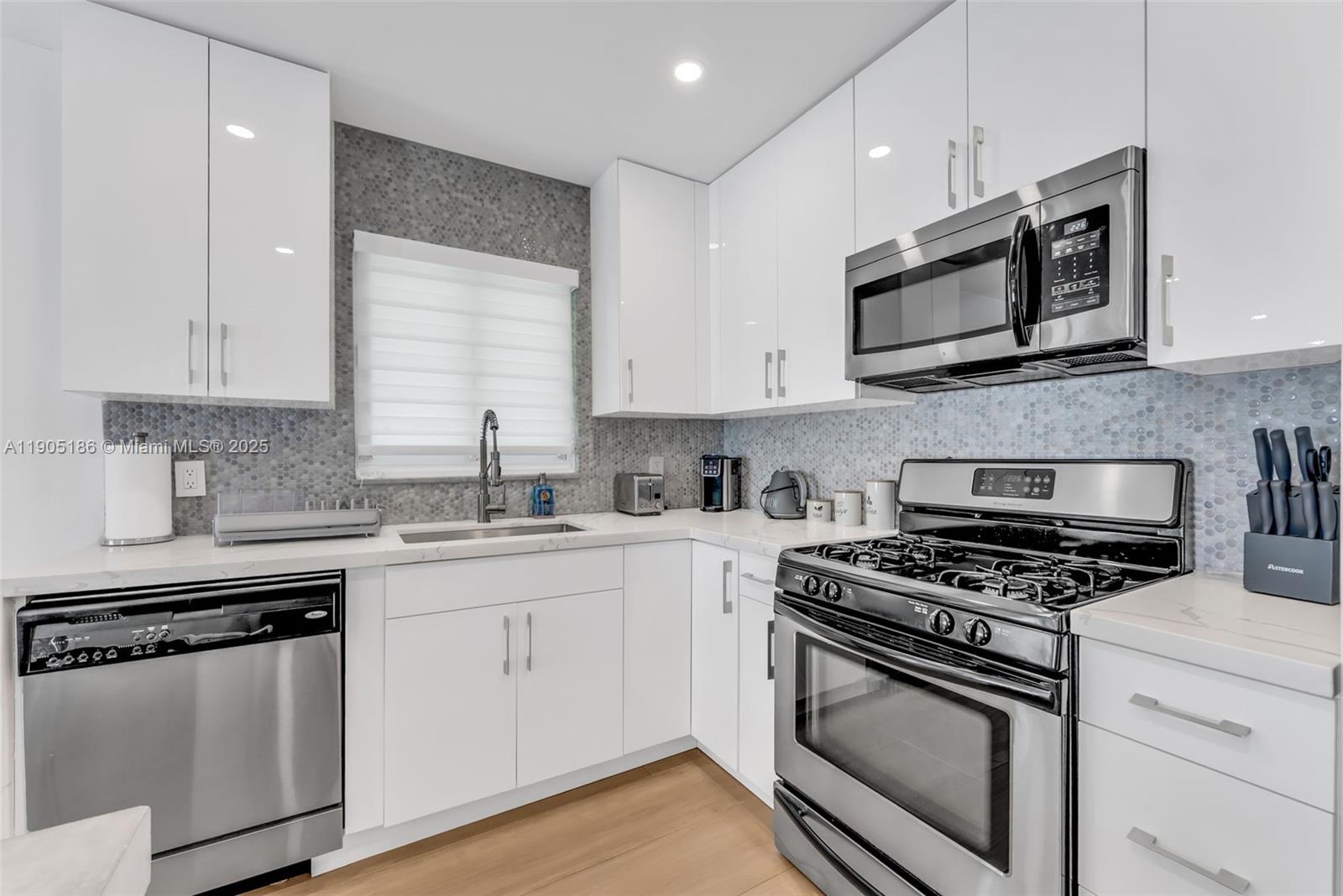 FLORIAN ISLES 2ND SEC - Residential Income