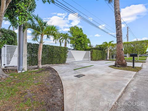 Tiny photo for 3341 NW 20th St, Miami, FL 33142 (MLS # A12076924)