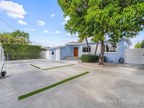 Tiny photo for 3341 NW 20th St, Miami, FL 33142 (MLS # A12076924)