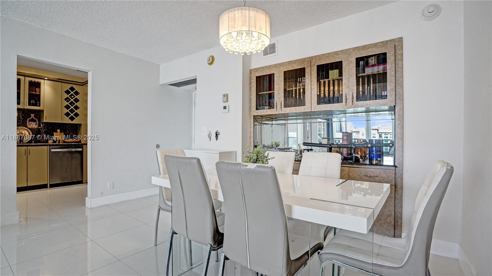 ARLEN HOUSE EAST CONDO - Residential