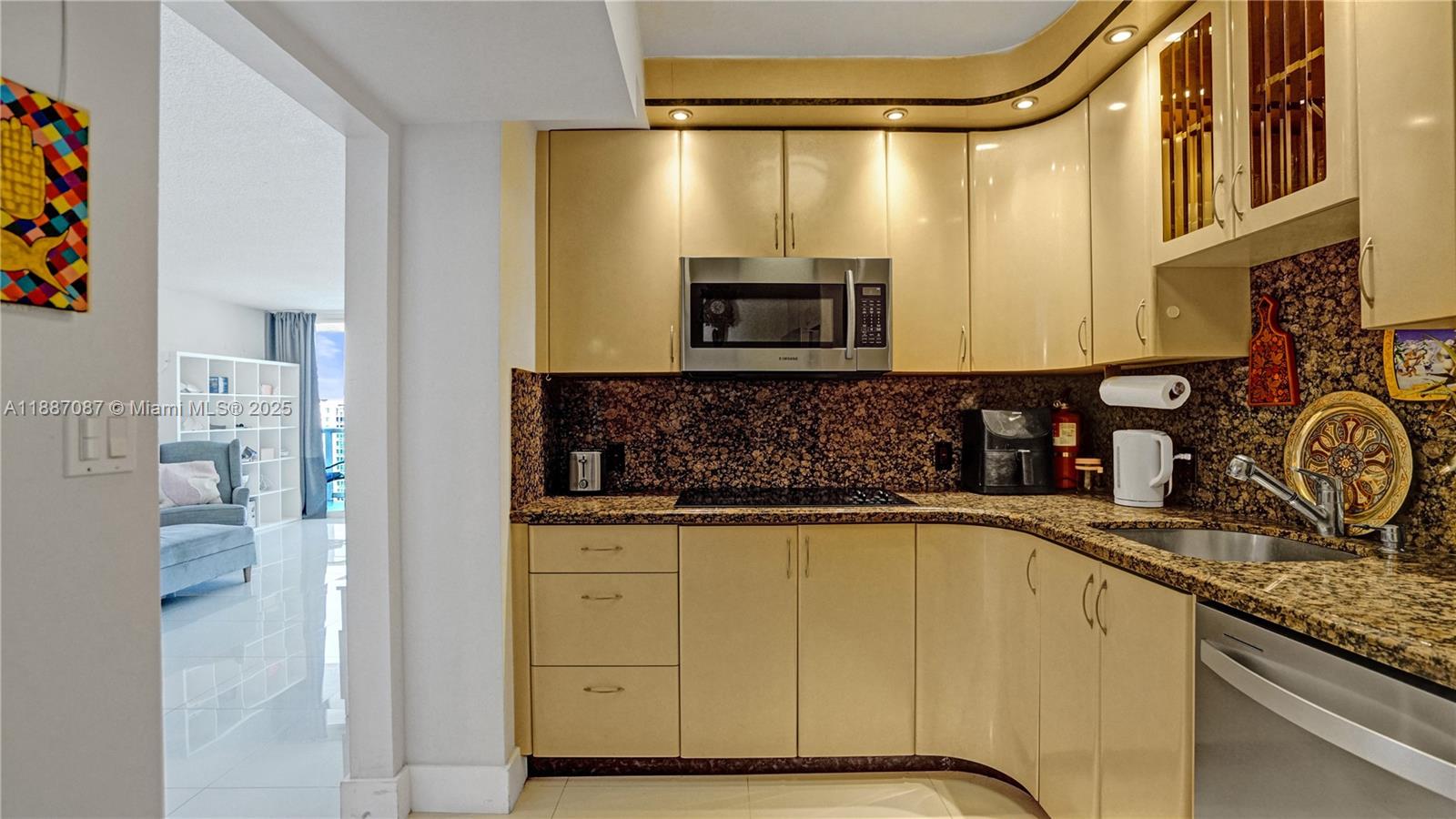 ARLEN HOUSE EAST CONDO - Residential