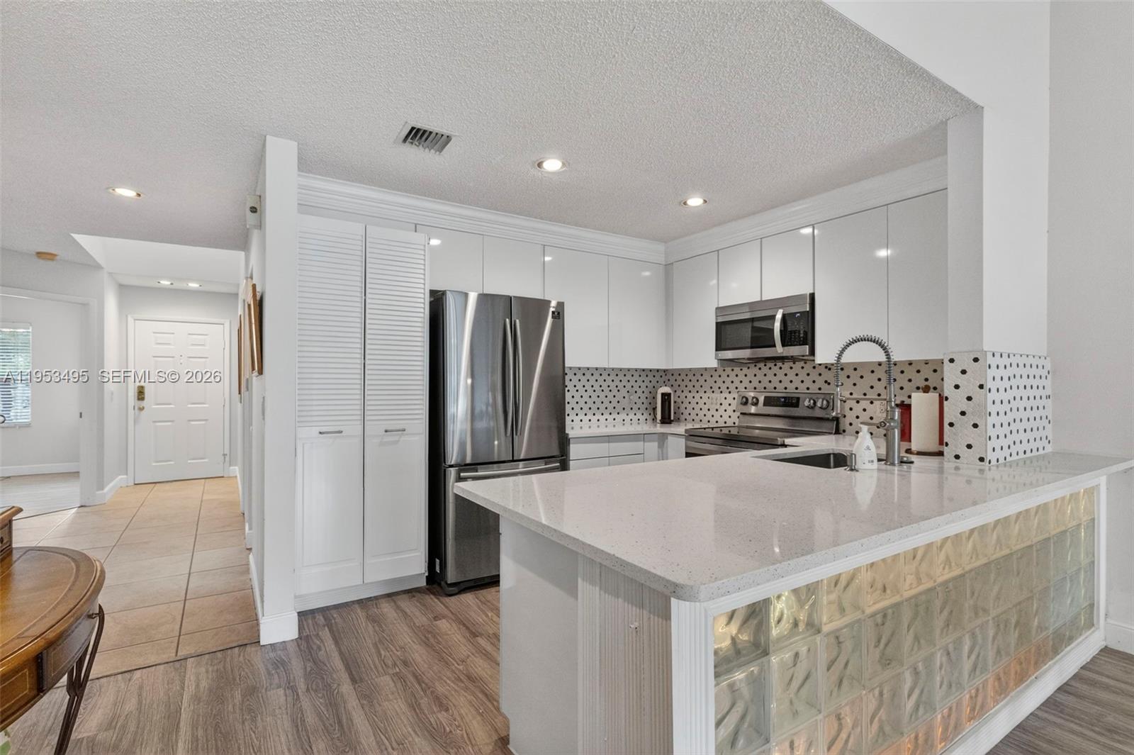 6744 N Pine Island Rd