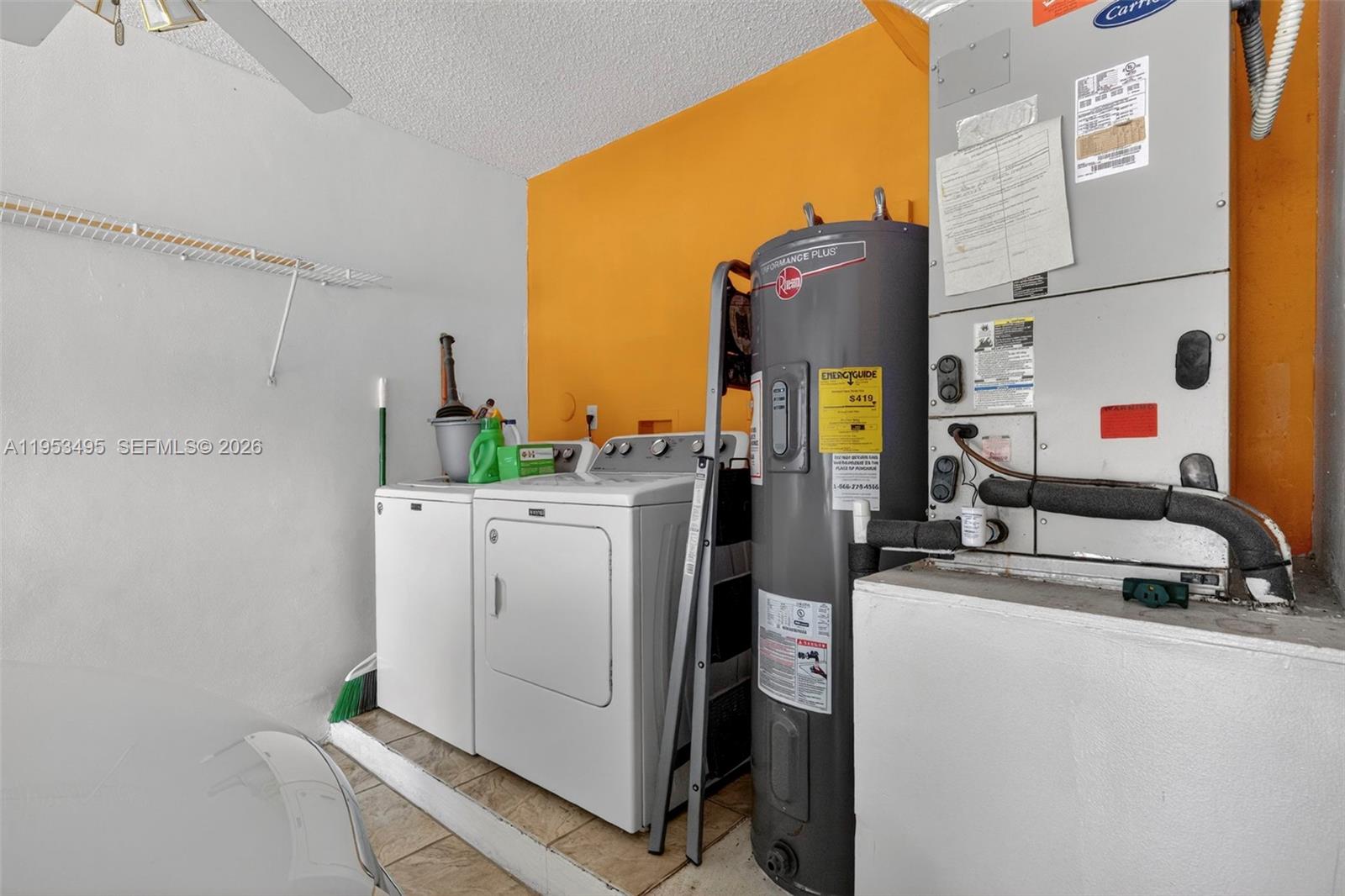 WOODLAND LAKES - Residential