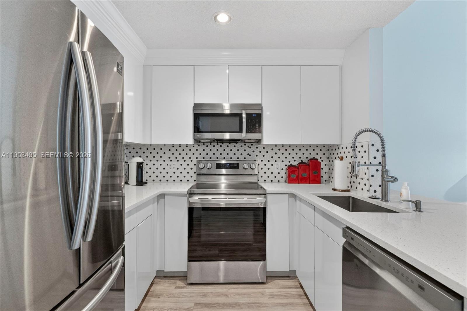 6744 N Pine Island Rd