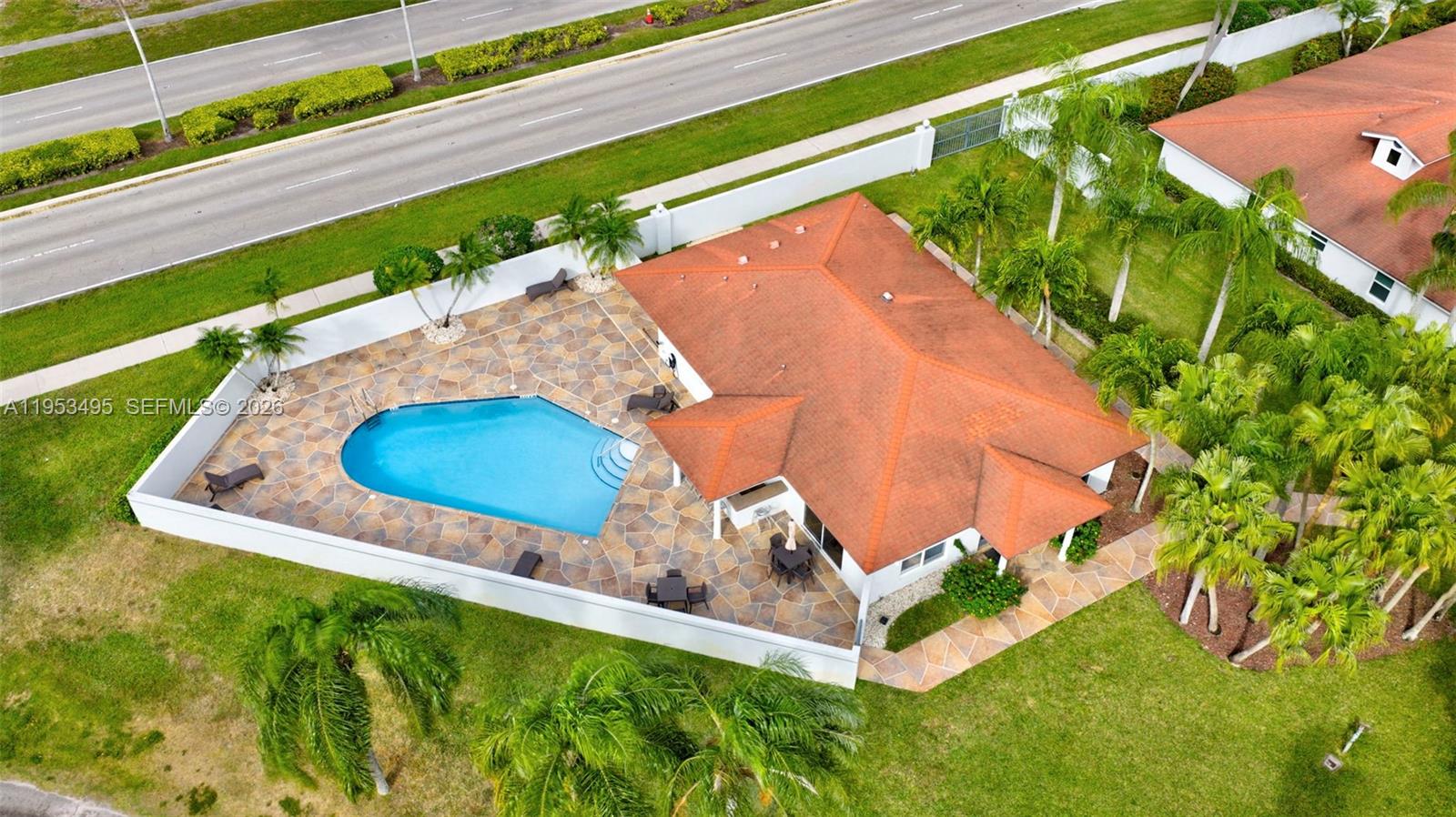 WOODLAND LAKES - Residential