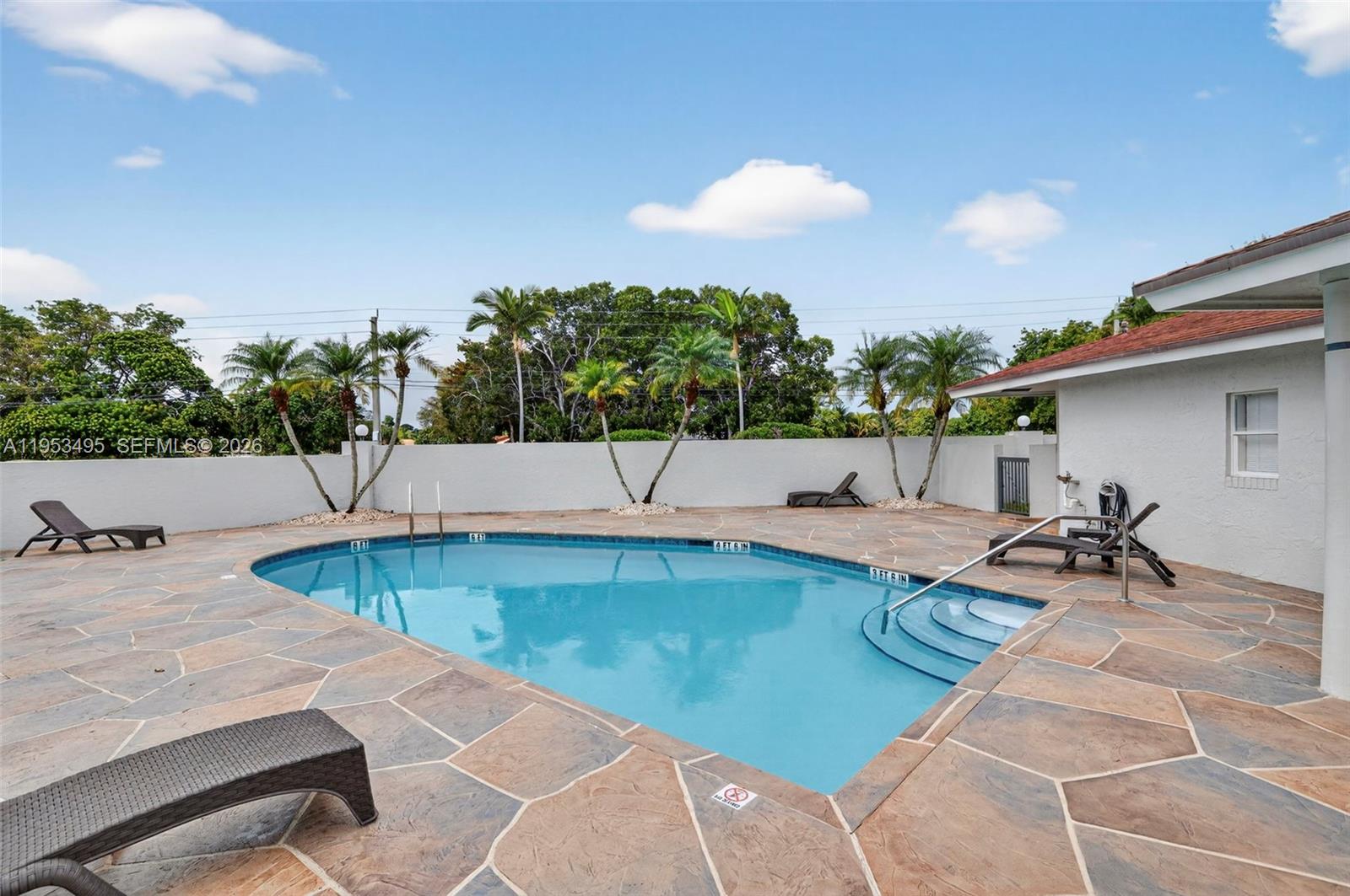 WOODLAND LAKES - Residential