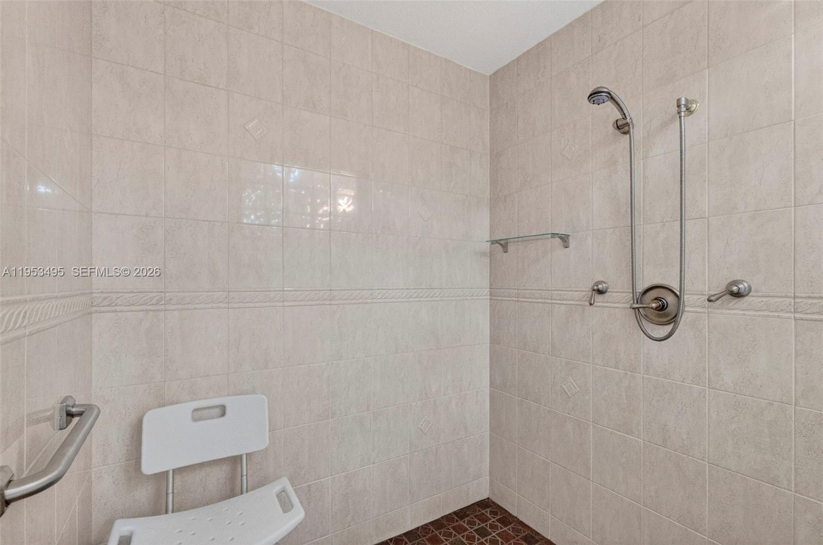 WOODLAND LAKES - Residential