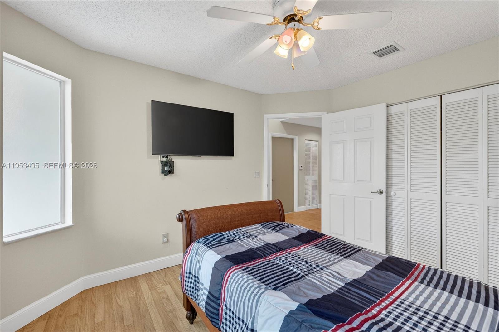 WOODLAND LAKES - Residential