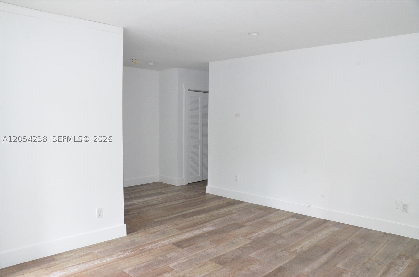 35 Edgewater Dr 104