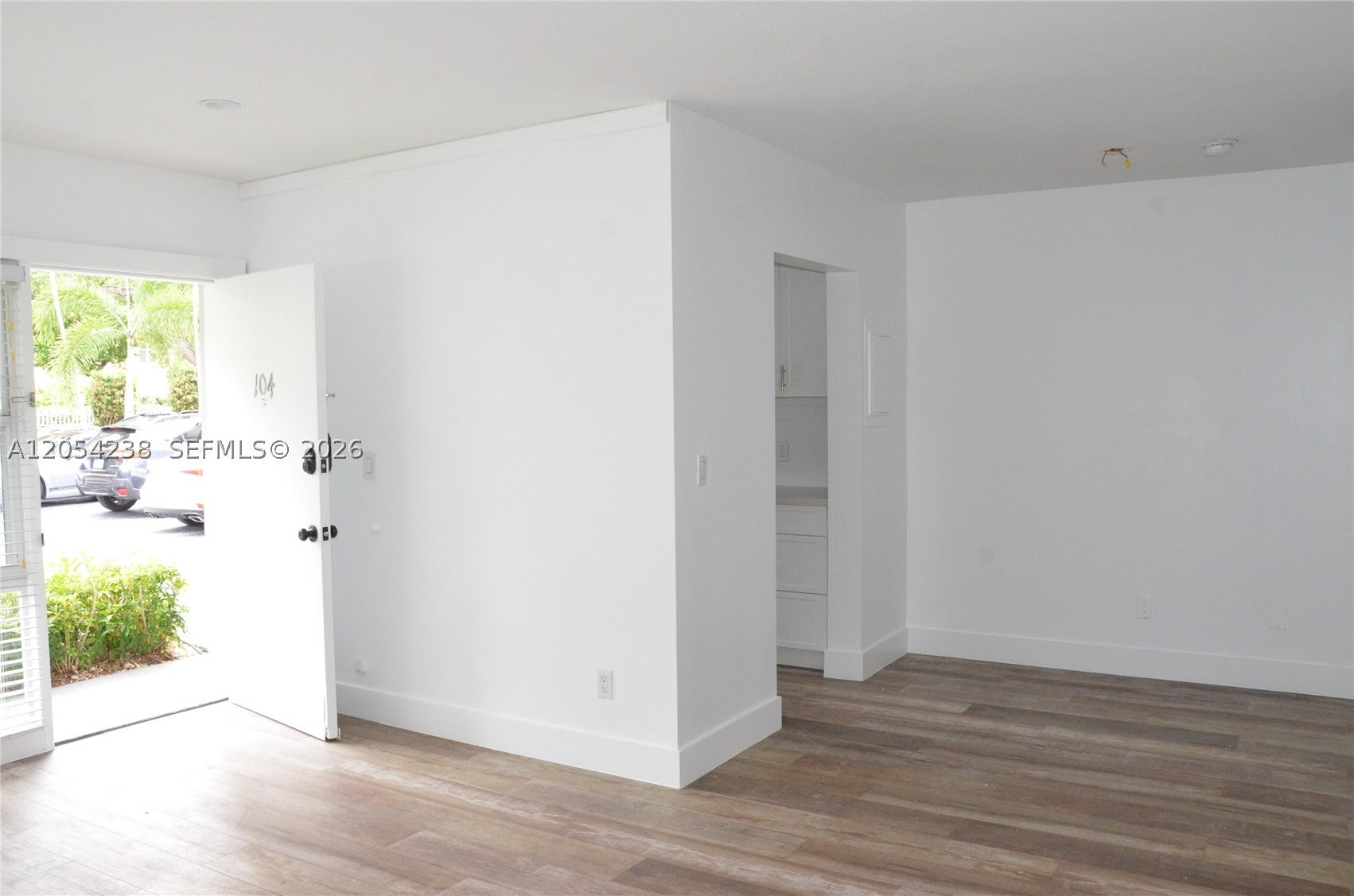 35 Edgewater Dr 104