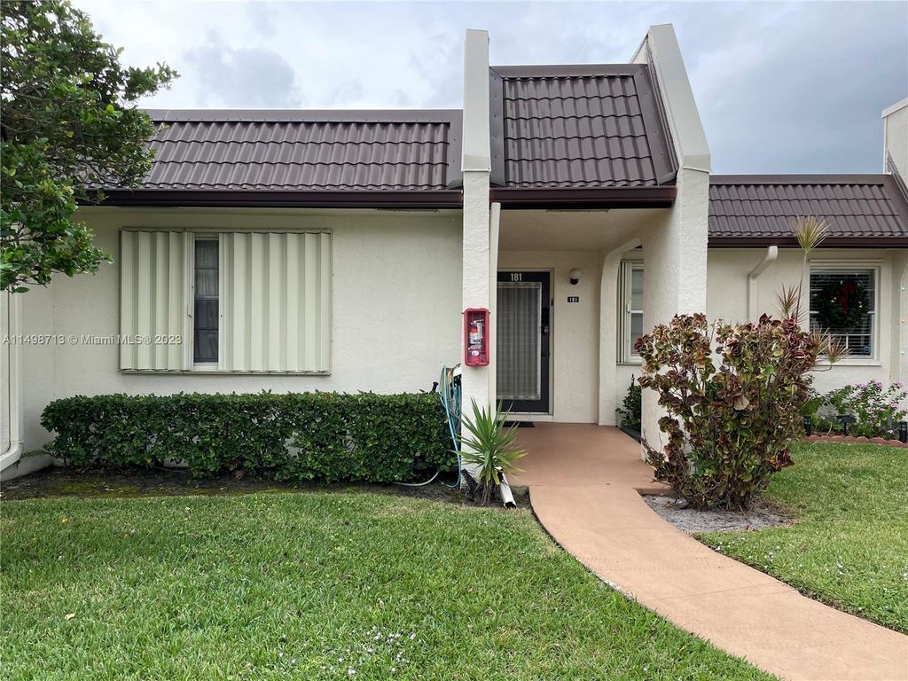 Photo of 181 Lake Susan Ln #181, West Palm Beach, FL 33411 (MLS # A11498713)