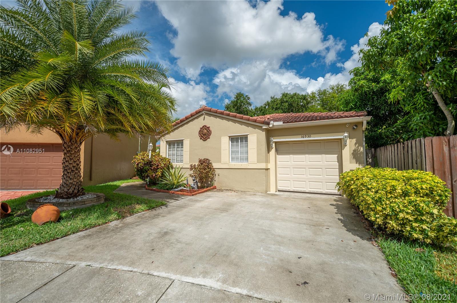 WEITZER SERENA LAKES WEST - Residential