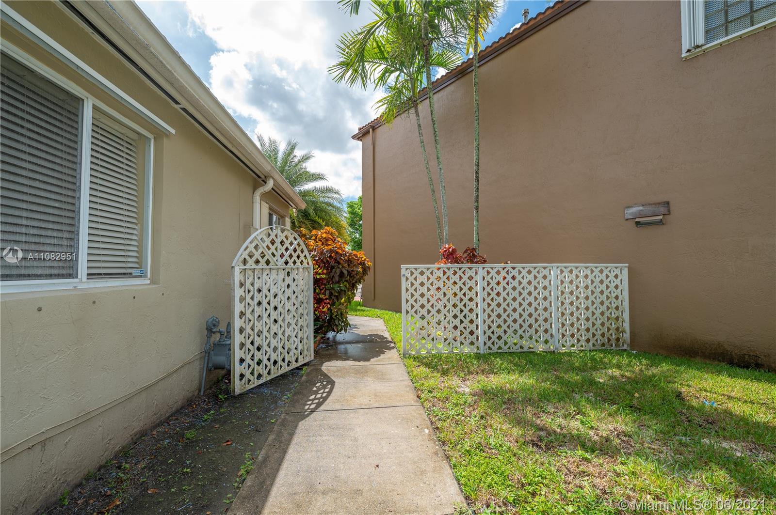 WEITZER SERENA LAKES WEST - Residential