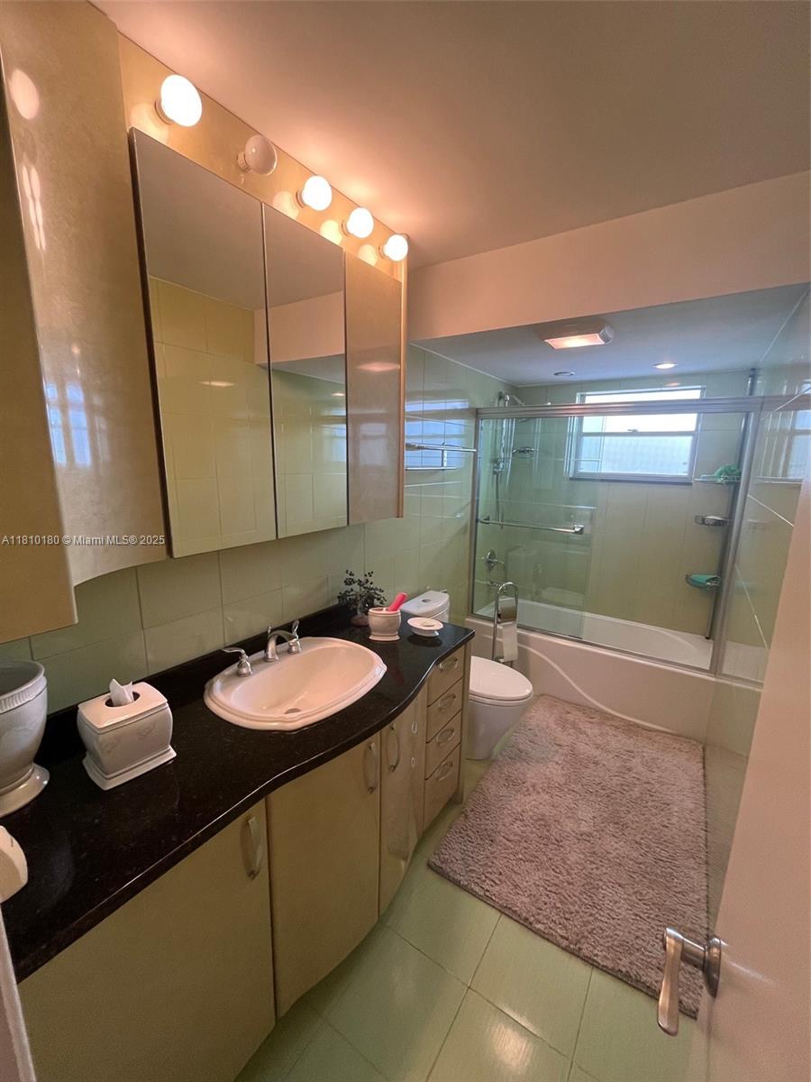 EDEN ISLES CONDO PART 1 - Residential