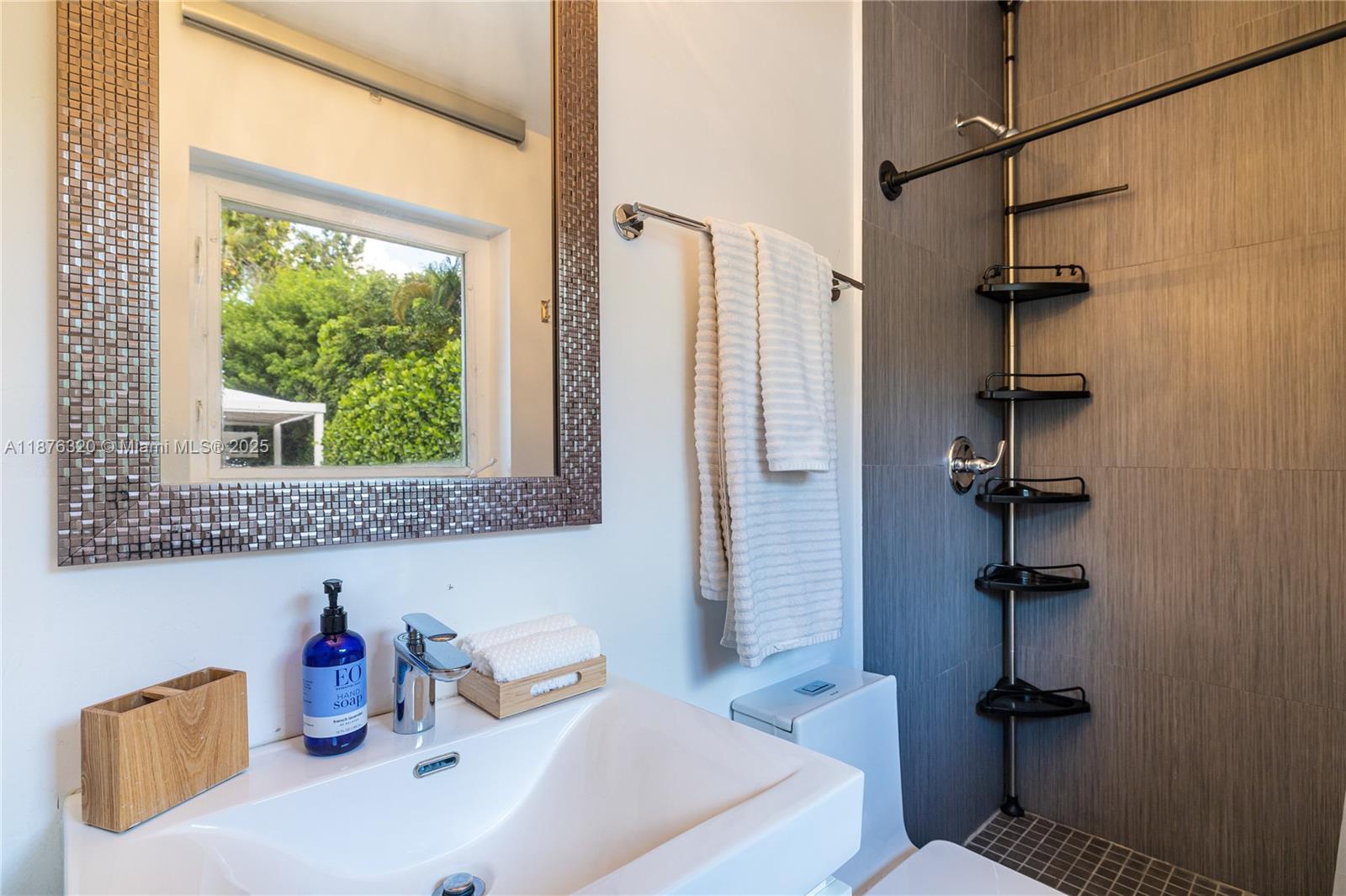 AMD PL GRIFFING BISCAYNE - Residential