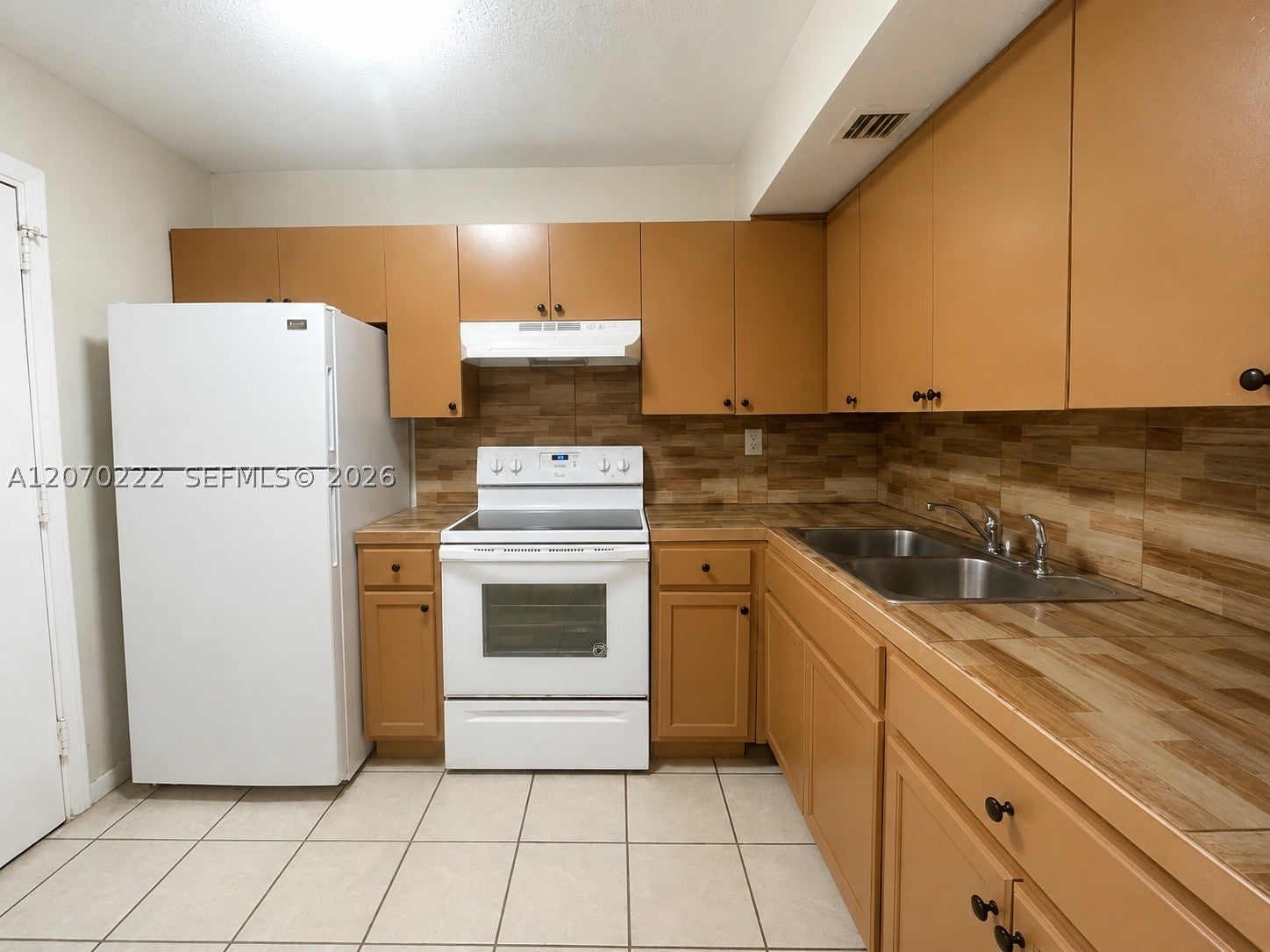 3600 NW 21st St 313, Lauderdale Lakes FL 33311