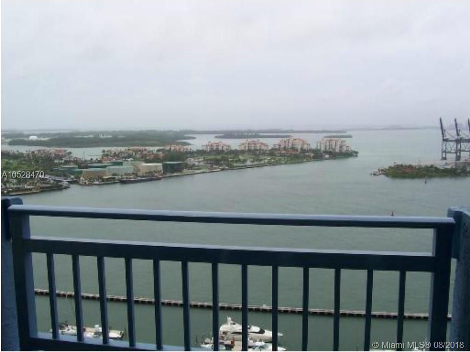 Corner unit, fully furnished with a great view of the city and ocean. Split floor plan. Heated pool, gym, tennis, BBQ area.
