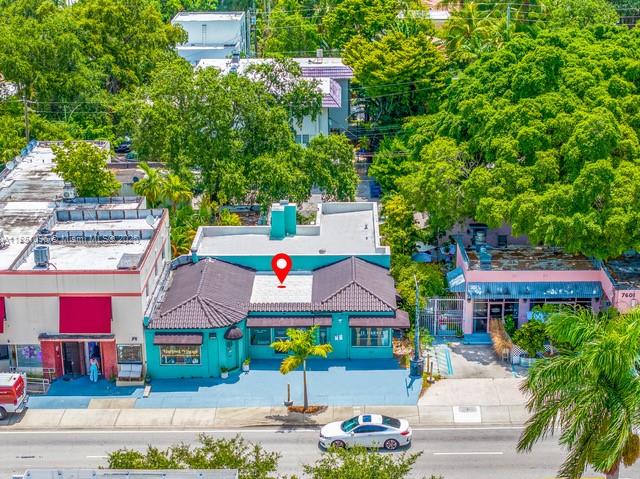**MOVE IN SPECIAL FOR QUALIFIED APPLICANTS!** Move-in NOW with just 2 months.**
Unfurnished studio on the 1st floor with a private back entrance. This multifunctional space may be used as a residence or office. Features updated flooring, and bathroom. Bright interior with a flexible layout. Located in the heart of the MiMo District, steps from shops, dining, and transit. FAST APPROVAL! CALL TODAY!!