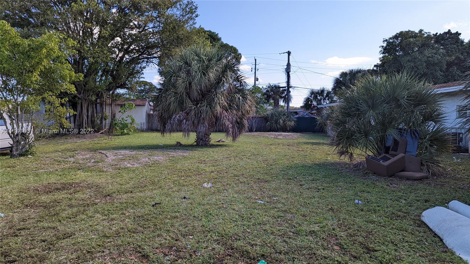 PINEWOOD HEIGHTS - Land