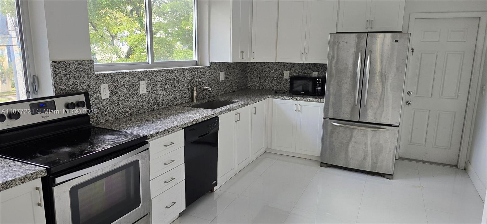 COCONUT GROVE SEC PART 1 - Residential Lease