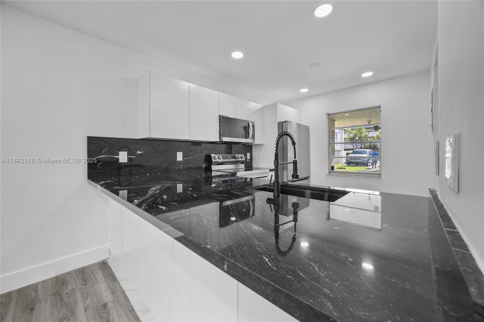5790 Stirling Rd 112