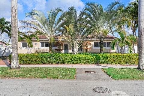 Photo of 2475 NE 214th St, Aventura, FL 33180 (MLS # A12086897)