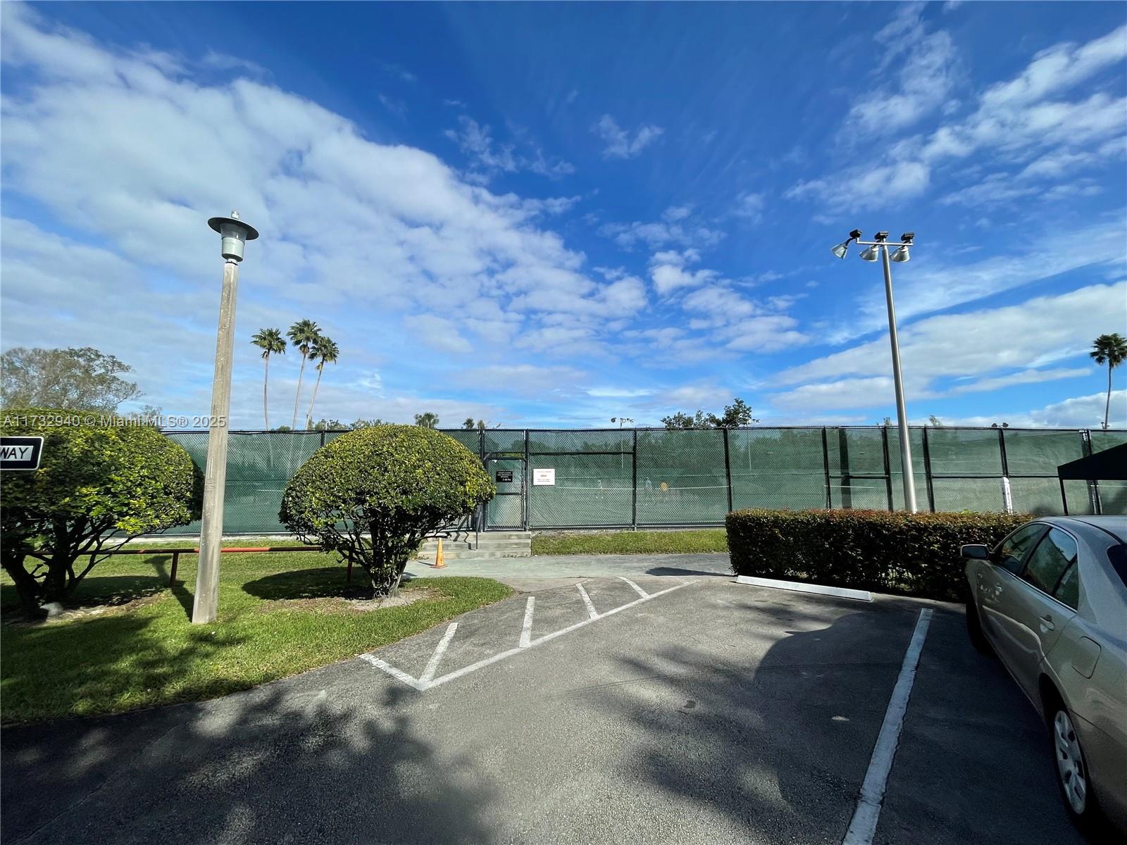 HUNTINGTON LAKES SEC FOUR - Residential