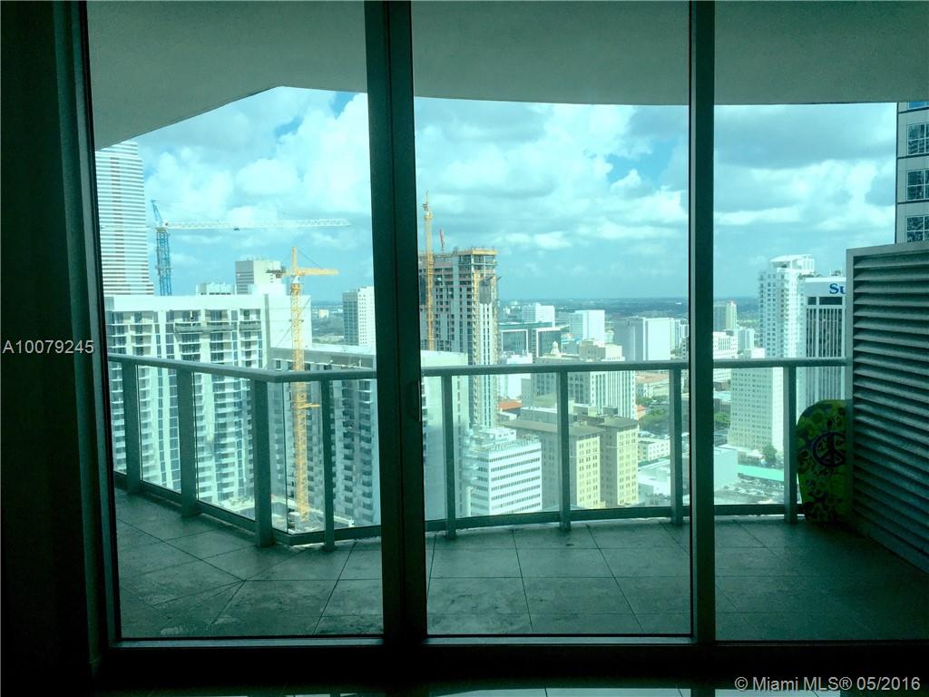 Fabulous city views from this 1/1.5 plan, carpet floors throughout, NW exposure. Italian cabinetry, granite countertops, stainless steel appliances, cable and Internet included. One assigned parking space. Walk to Whole Foods, Bayfront Park, Metromover, restaurants and shops. Chic downtown living at its best!