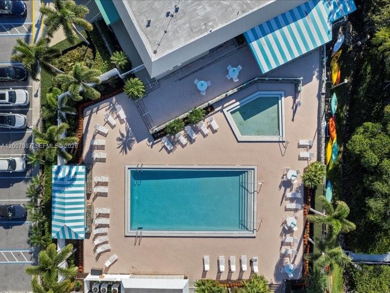 RIVERBEND CONDO - Residential