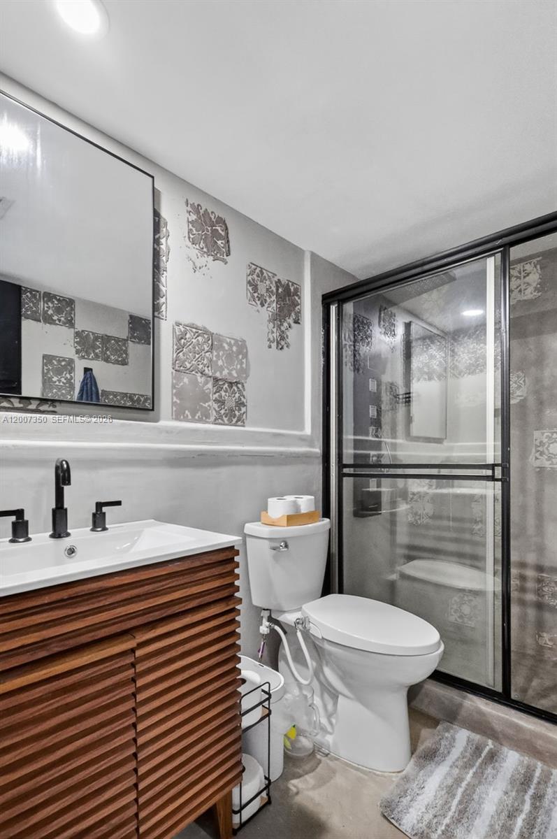 AQUARIUS CONDO - Residential