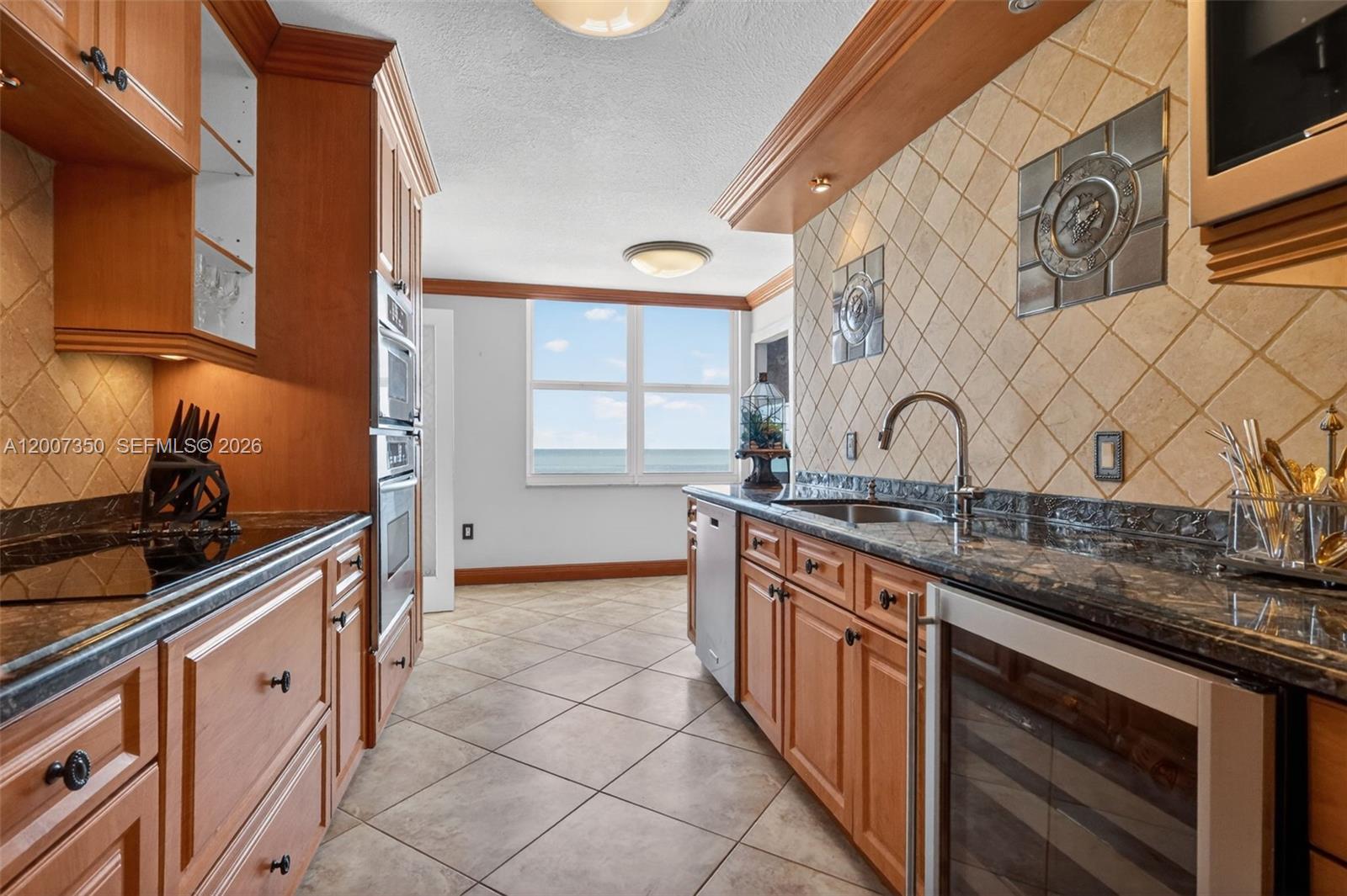 AQUARIUS CONDO - Residential