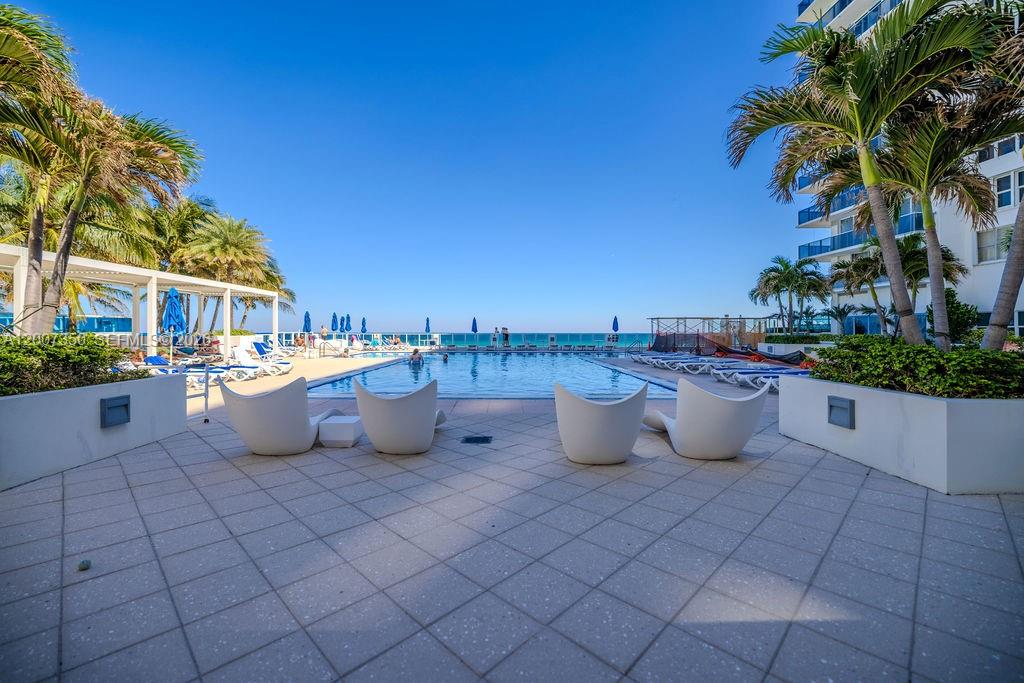 AQUARIUS CONDO - Residential
