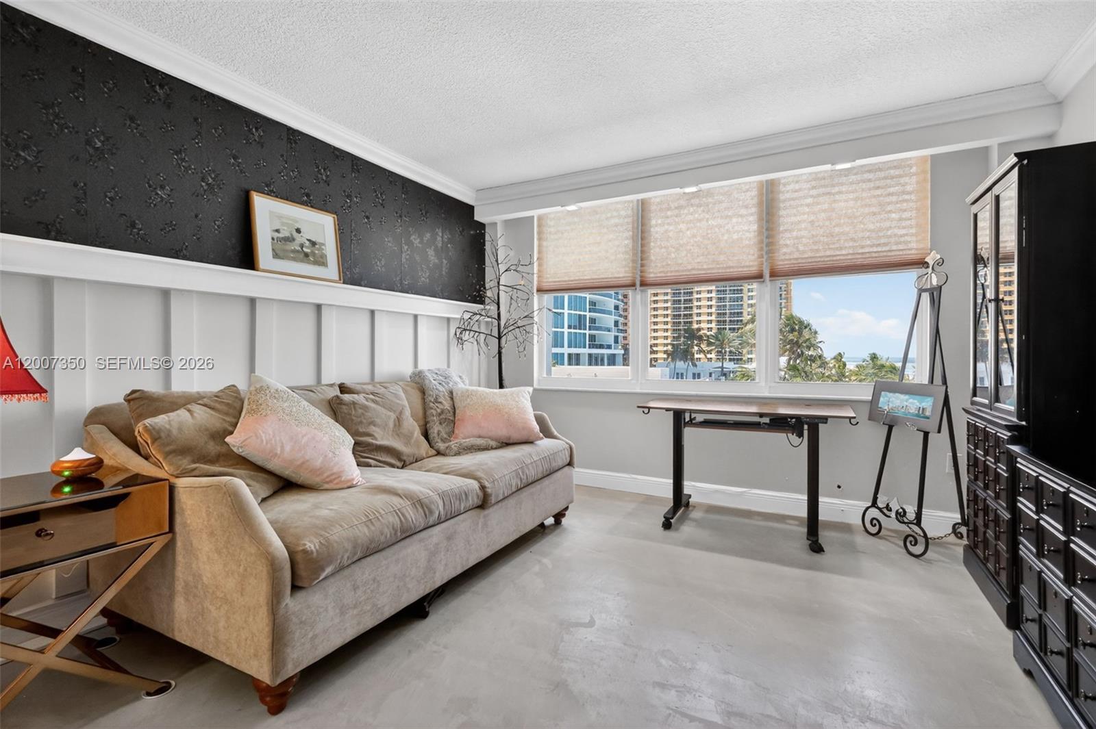 AQUARIUS CONDO - Residential