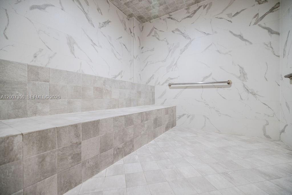 AQUARIUS CONDO - Residential