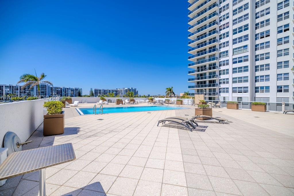 AQUARIUS CONDO - Residential