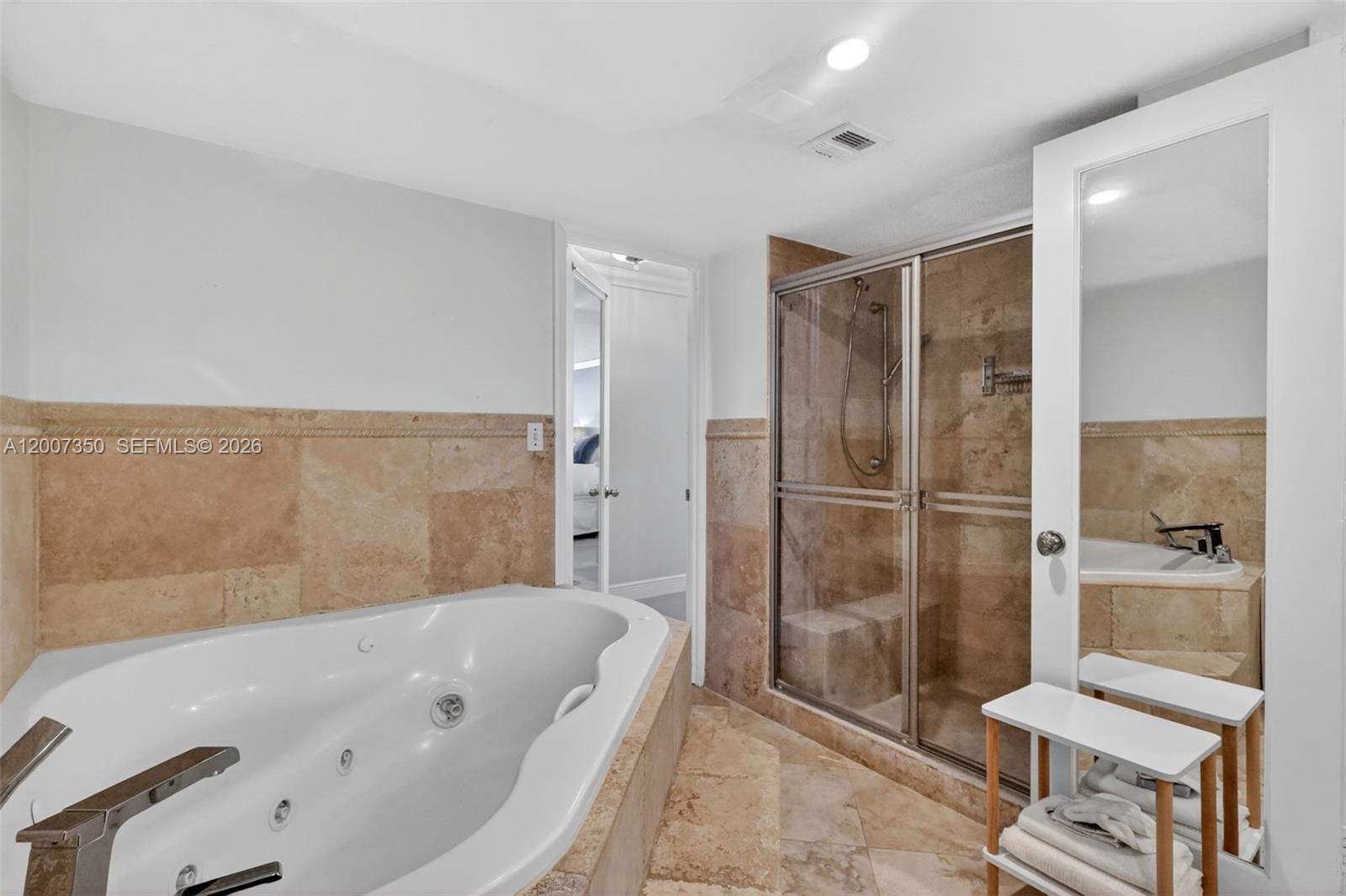 AQUARIUS CONDO - Residential