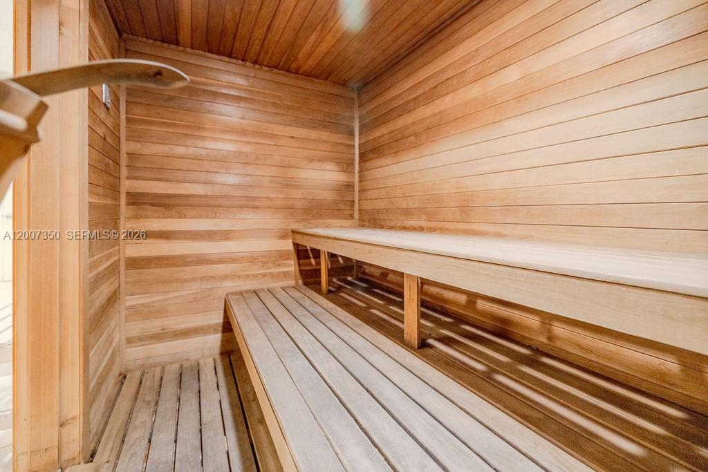 AQUARIUS CONDO - Residential