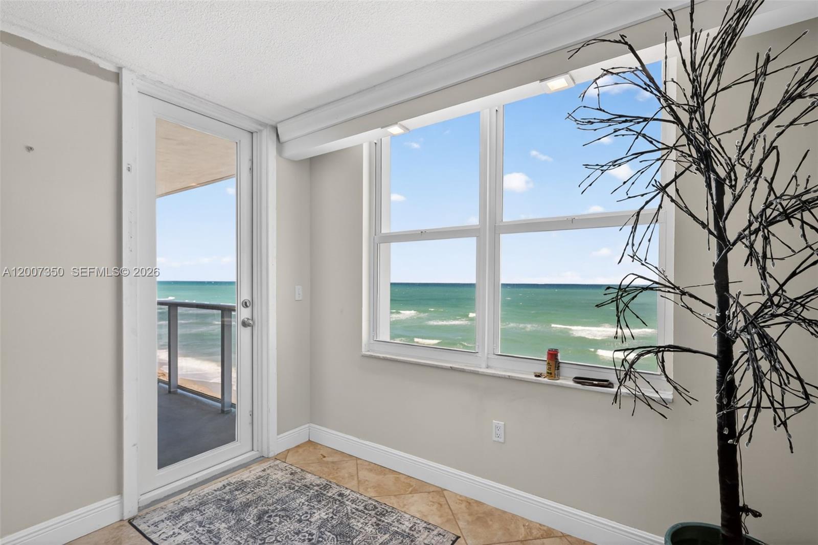 AQUARIUS CONDO - Residential