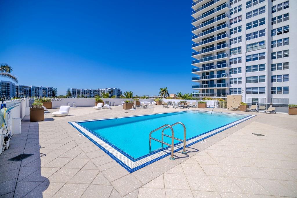AQUARIUS CONDO - Residential