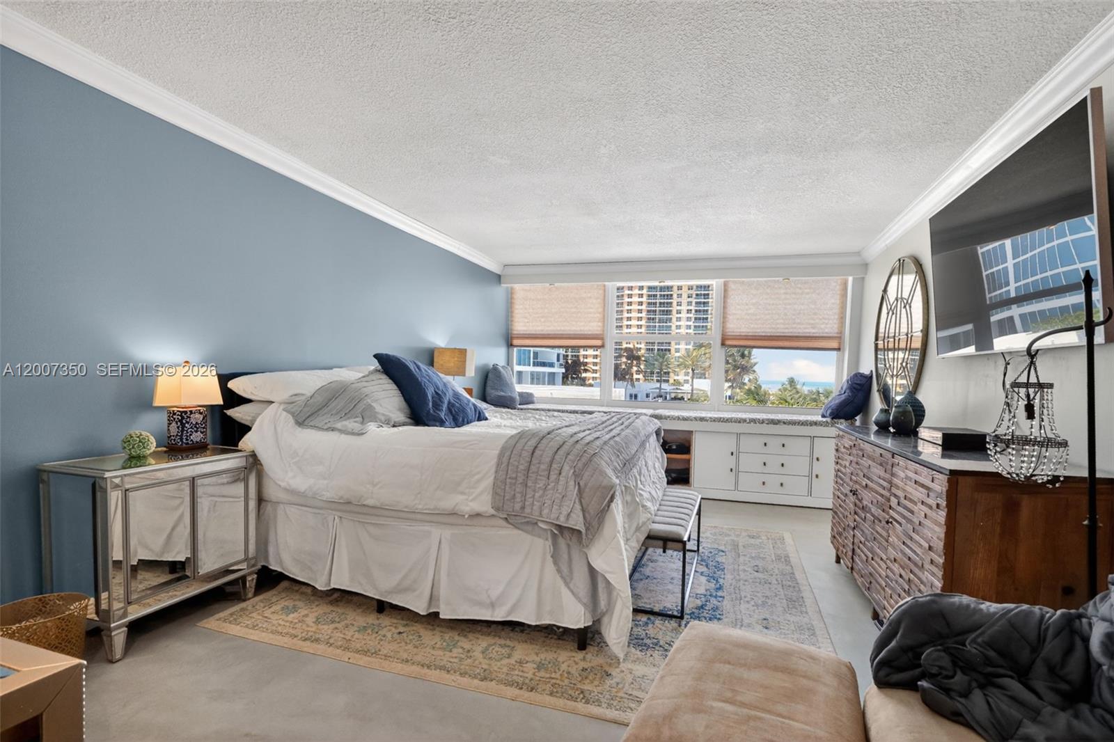 AQUARIUS CONDO - Residential