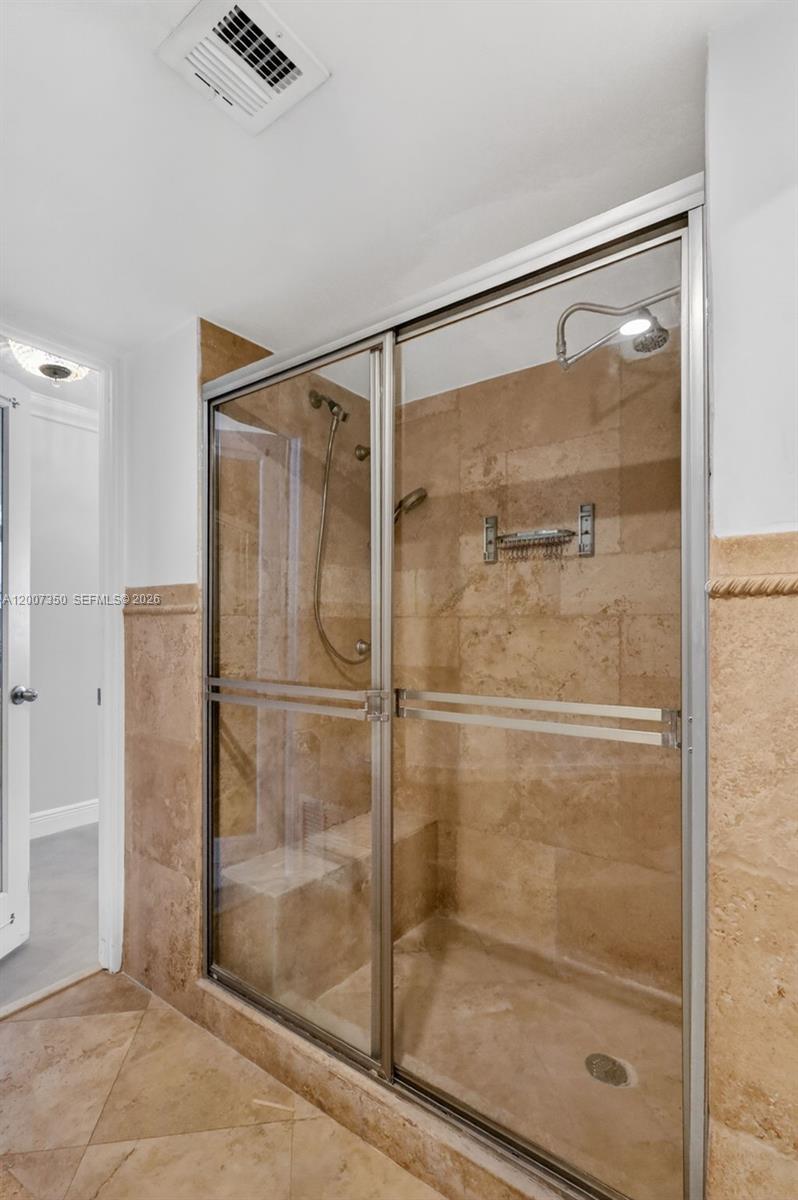 AQUARIUS CONDO - Residential