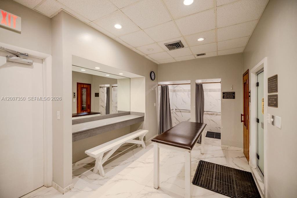 AQUARIUS CONDO - Residential