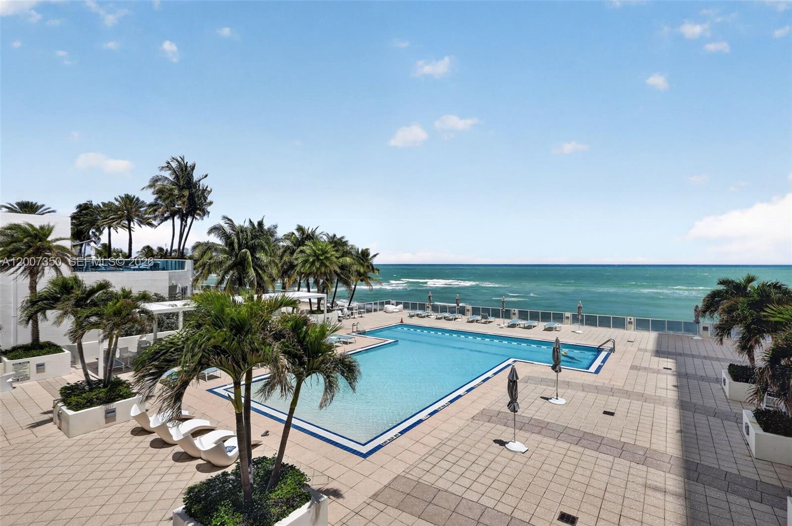 AQUARIUS CONDO - Residential