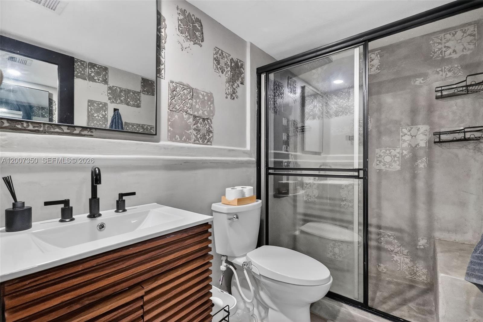 AQUARIUS CONDO - Residential