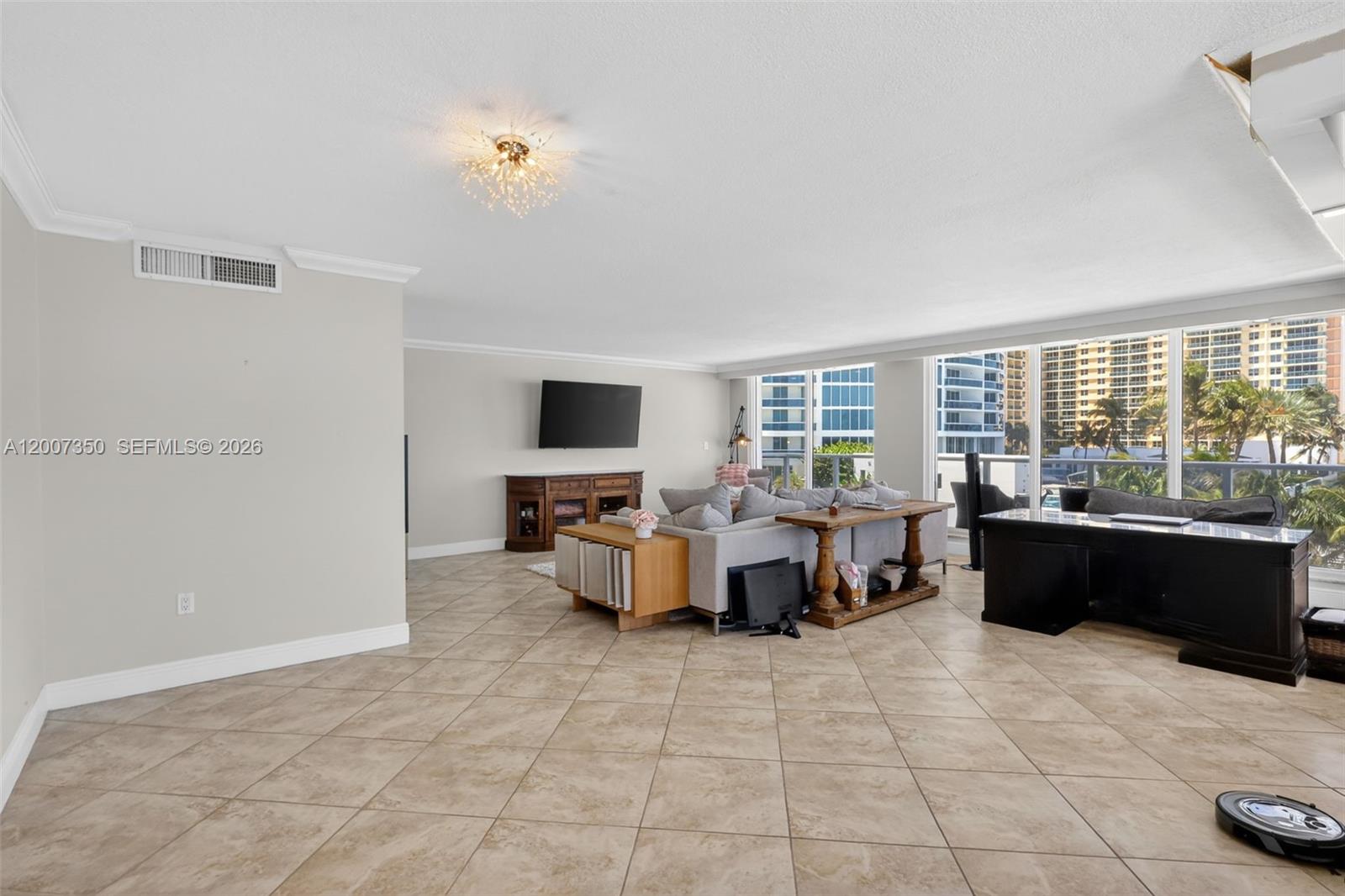 AQUARIUS CONDO - Residential