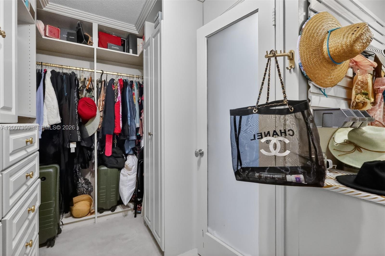 AQUARIUS CONDO - Residential