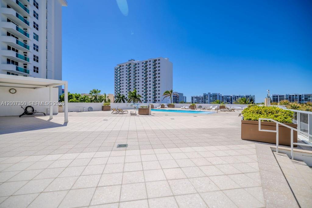 AQUARIUS CONDO - Residential