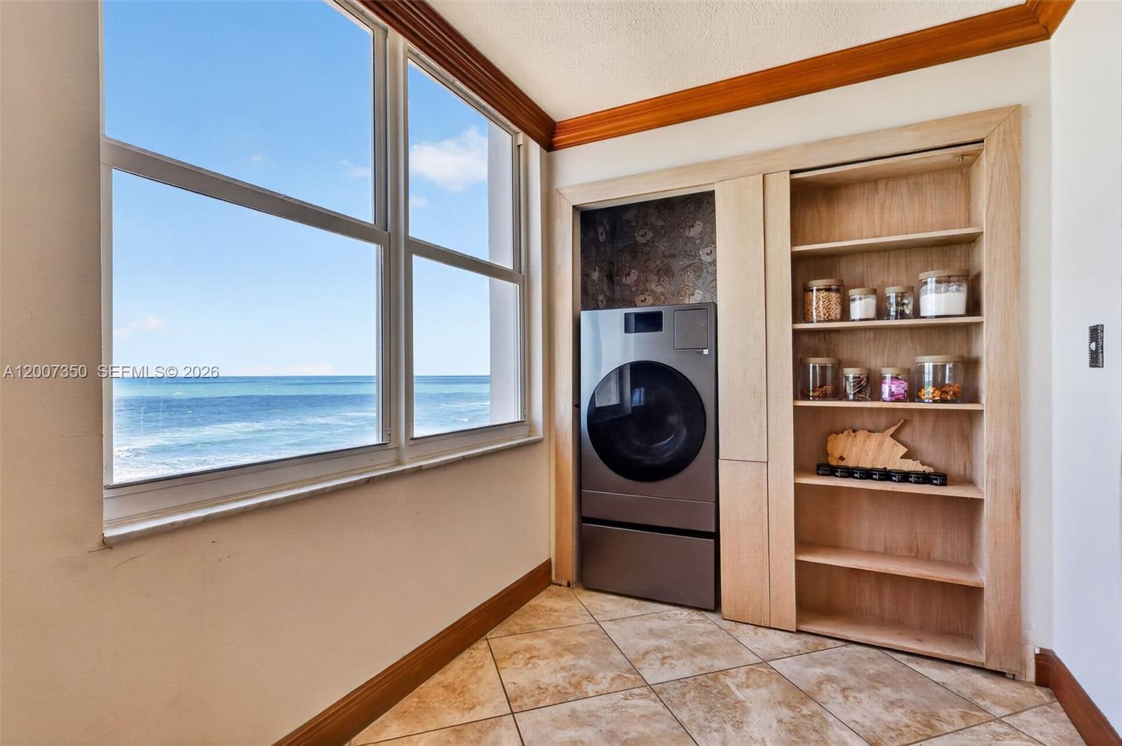 AQUARIUS CONDO - Residential